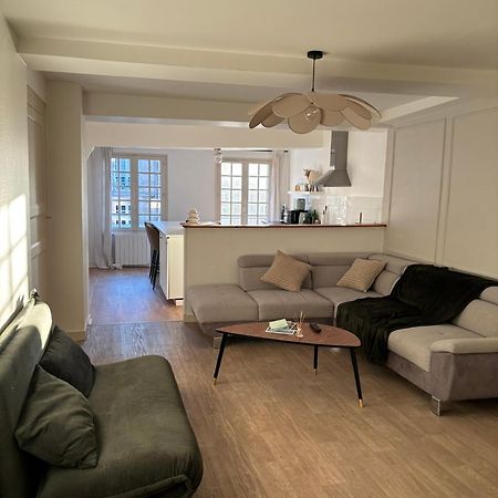 Spacieux Appartement Au Coeur Du Centre Historique De Dinan Luaran gambar
