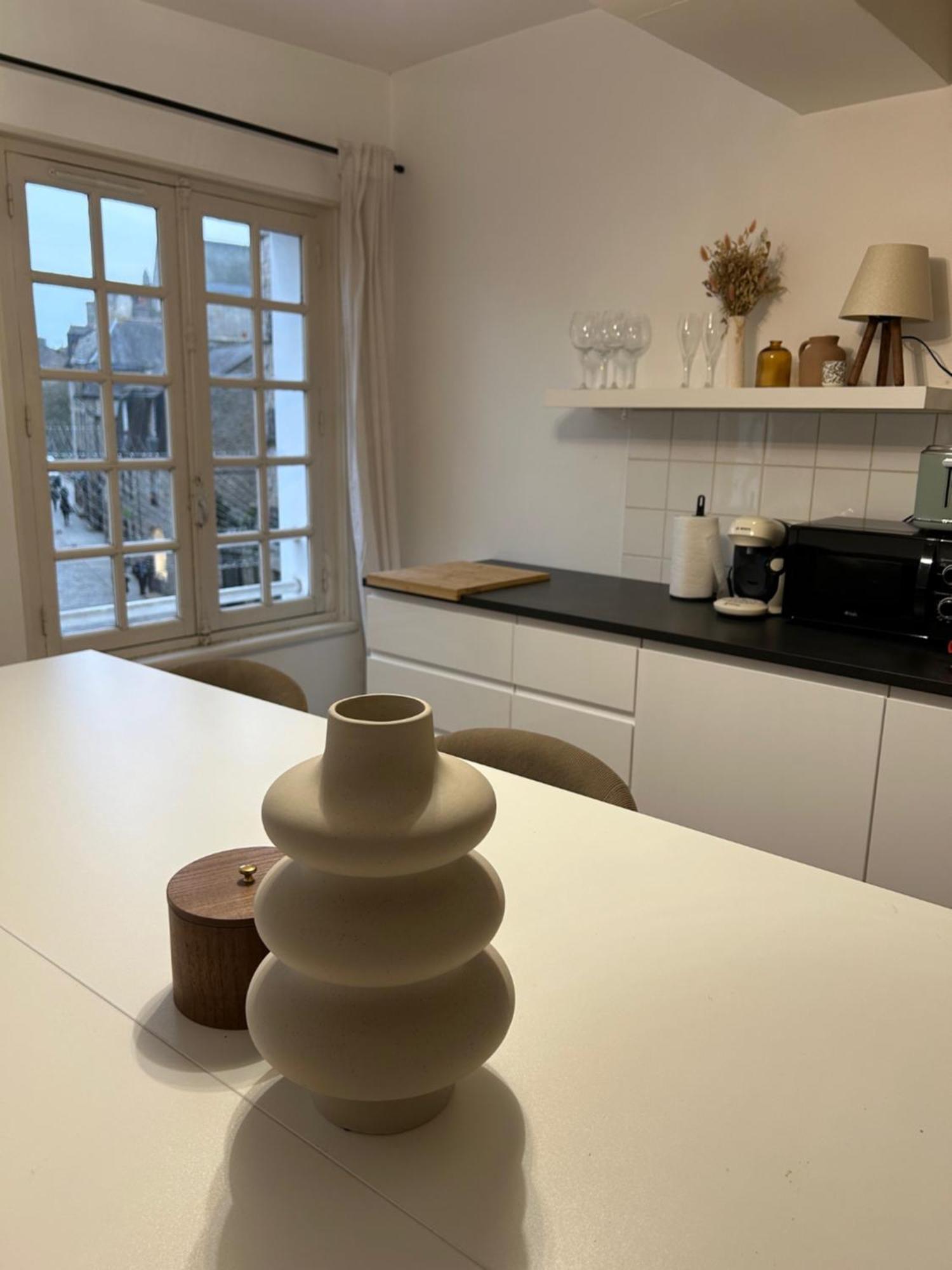 Spacieux Appartement Au Coeur Du Centre Historique De Dinan Luaran gambar