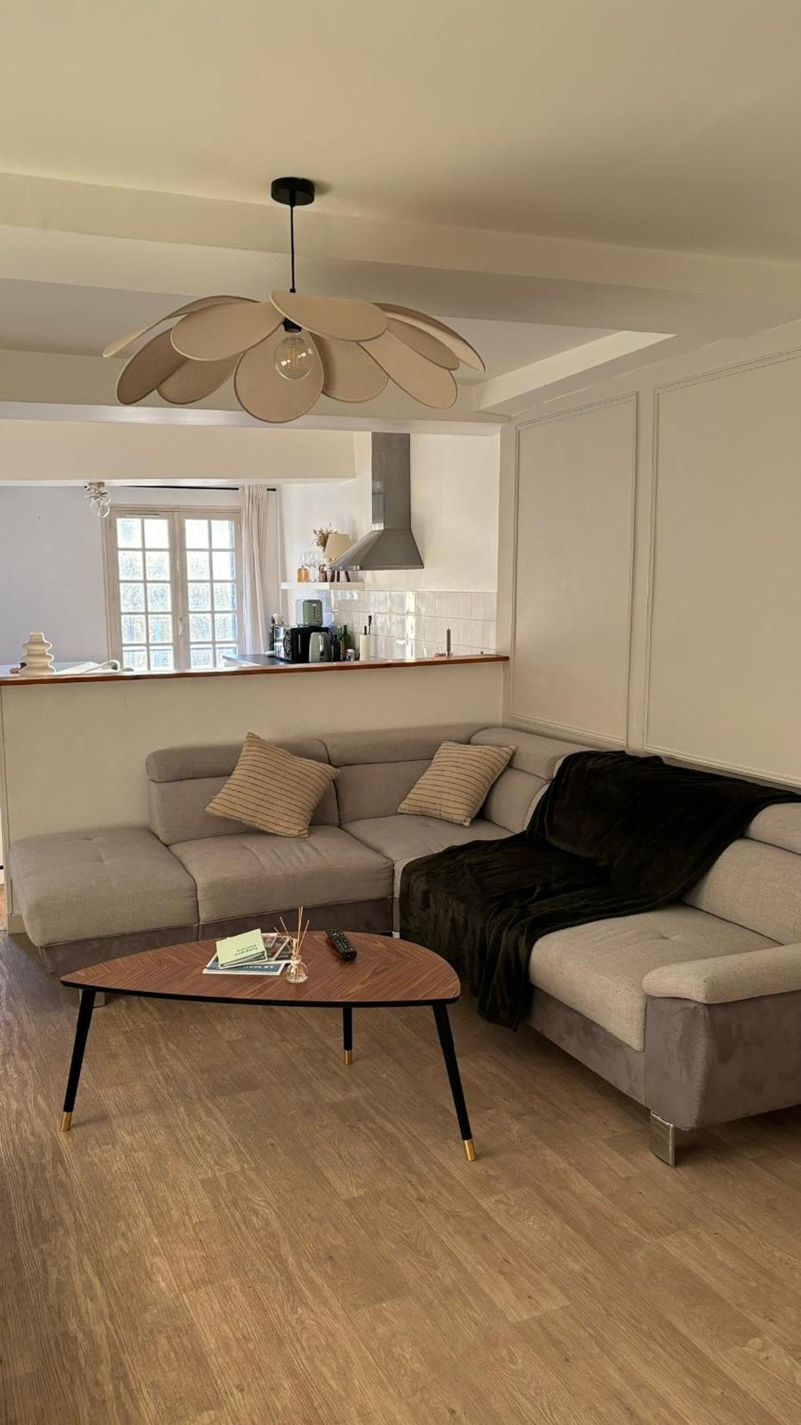 Spacieux Appartement Au Coeur Du Centre Historique De Dinan Luaran gambar